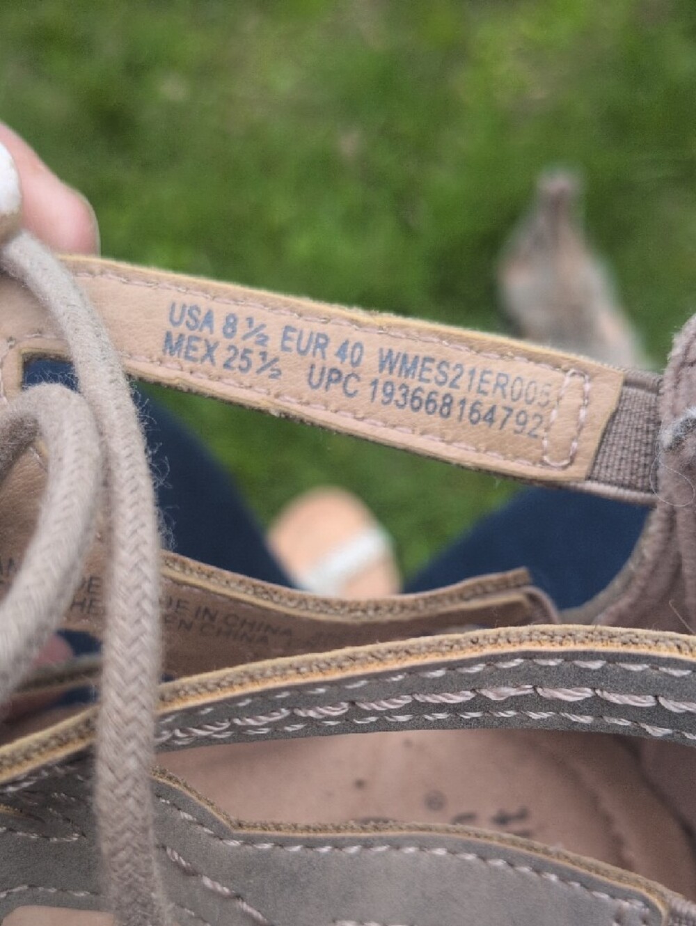 Eart Origins Gladiator Cutout Sandals in Taupe Gray Suede New - Picture 5 of 5